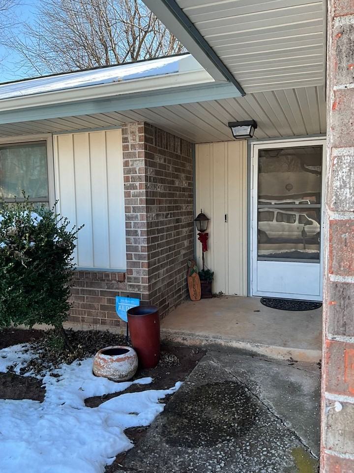 10104 Isaac Dr - Photo 3 of 20