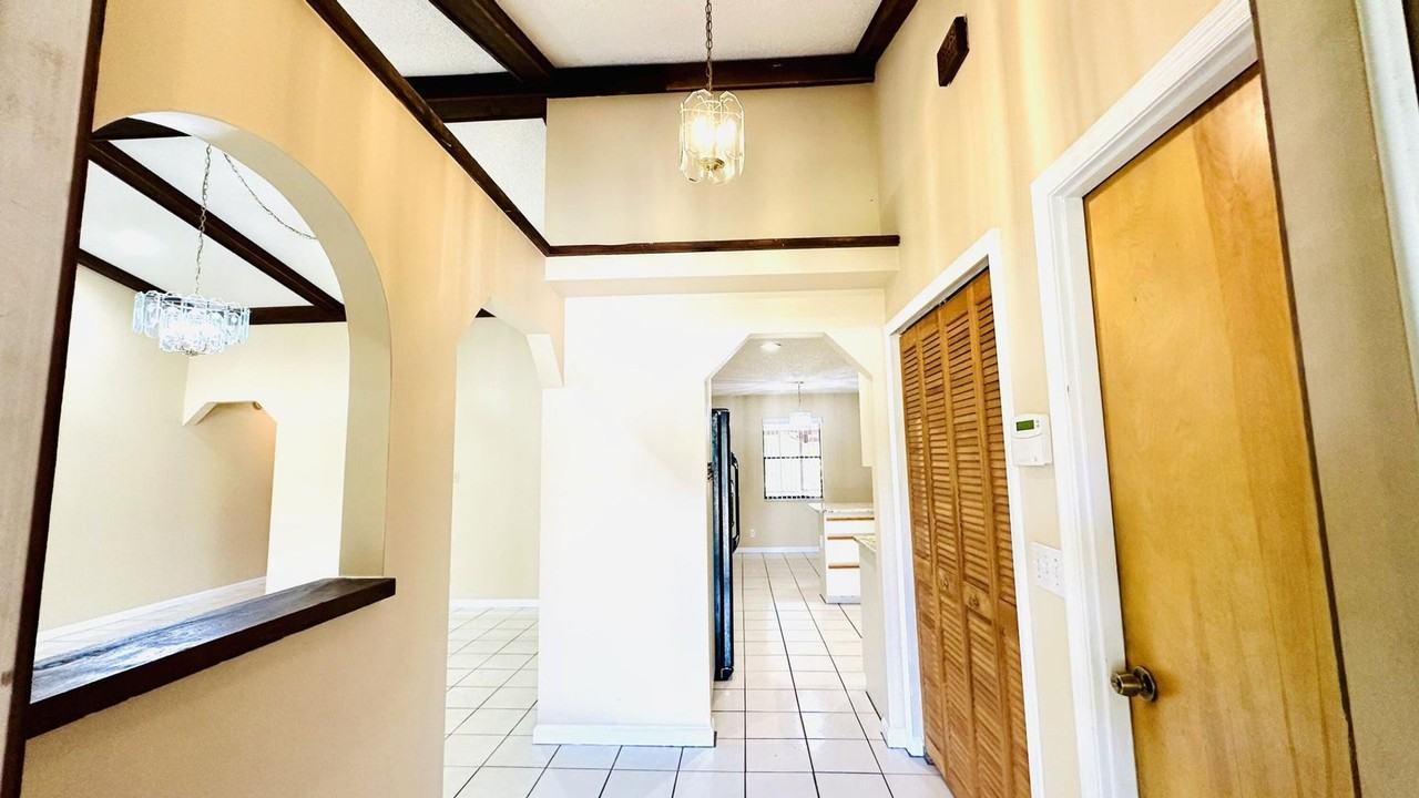 11952 60th St N - Photo 7 of 19