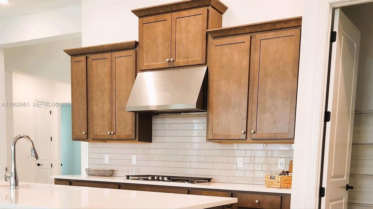 5243 Rivo Alto Cir - Photo 2 of 19