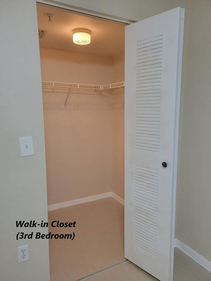 1400 Crestwood Ct S - Photo 5 of 15