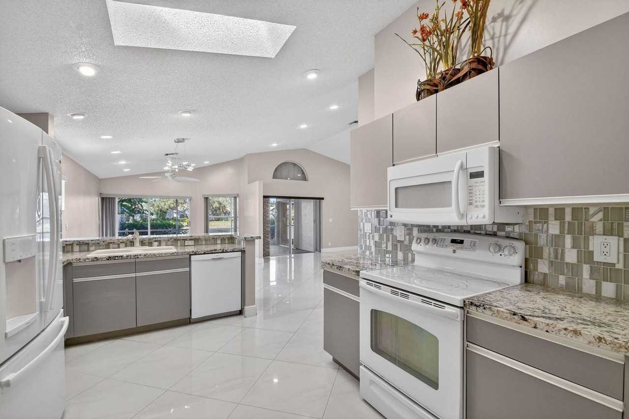 7891 Sailing Shores Ter - Photo 2 of 22