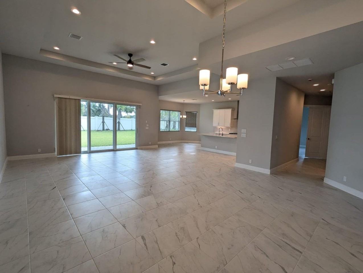 9292 Crestview Cir - Photo 4 of 23