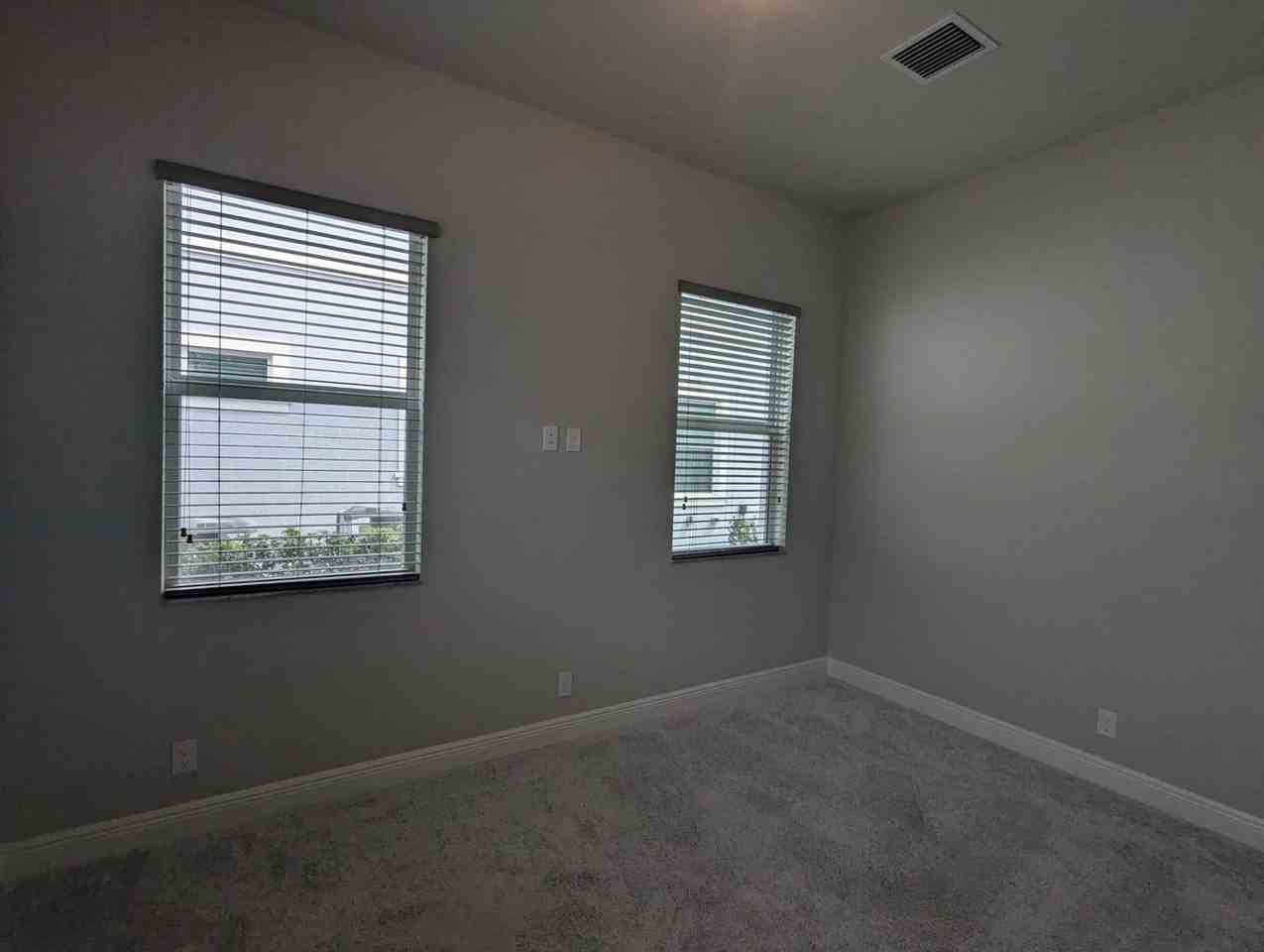 9292 Crestview Cir - Photo 6 of 23