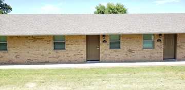 featured image of 100 W Oakdale St