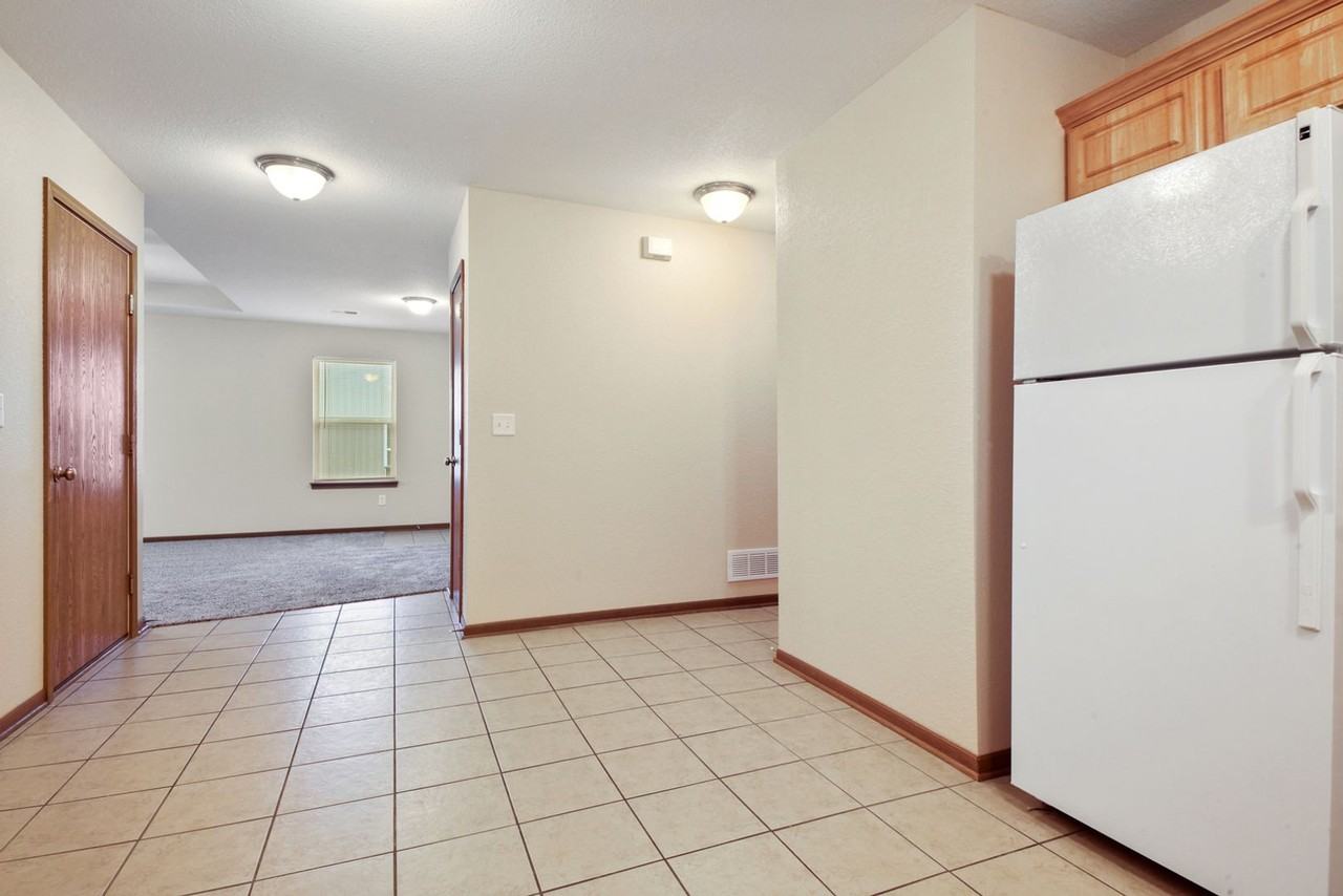 1313 Nw Willow Dr - Photo 5 of 15