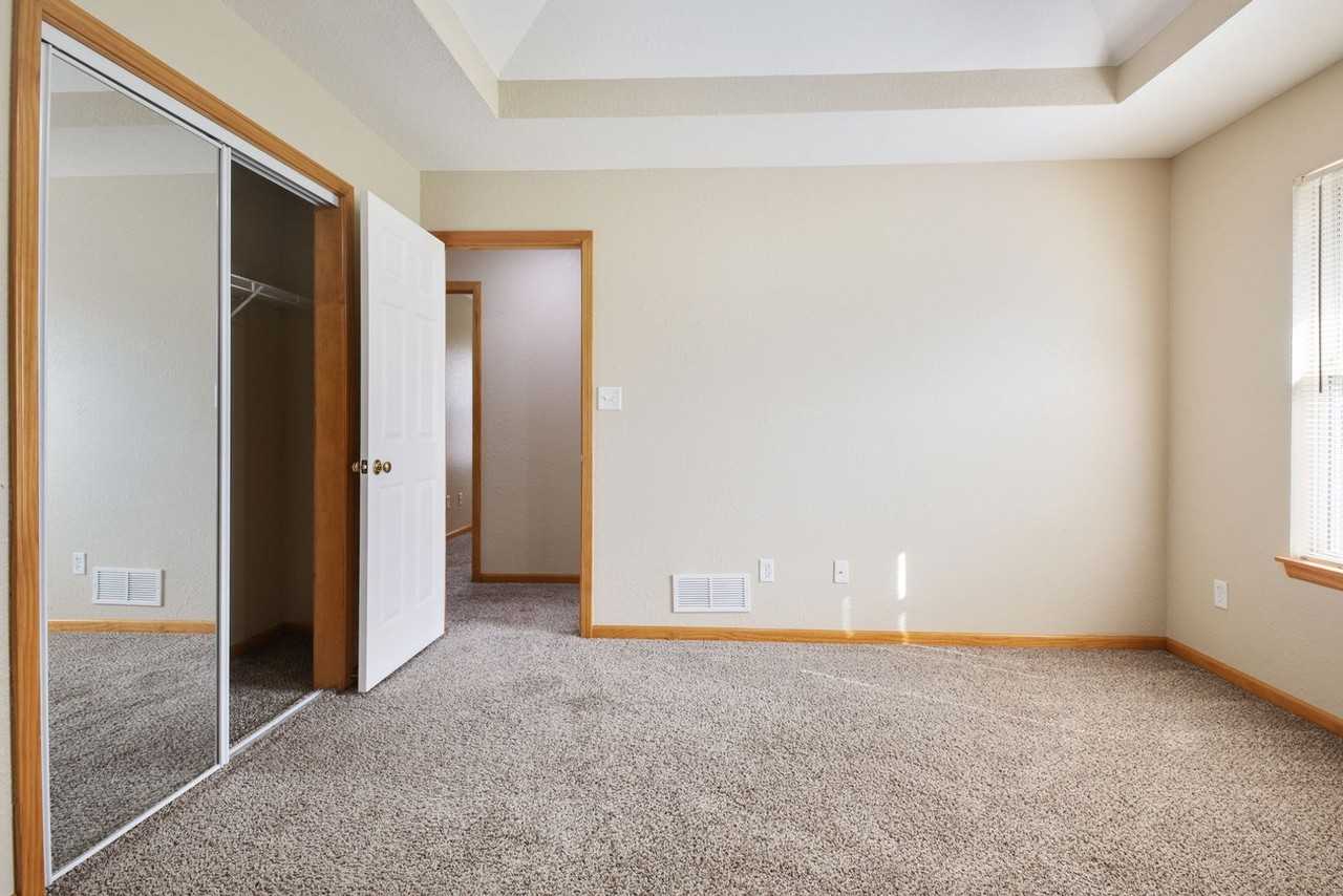 2216 Thomas St - Photo 6 of 15