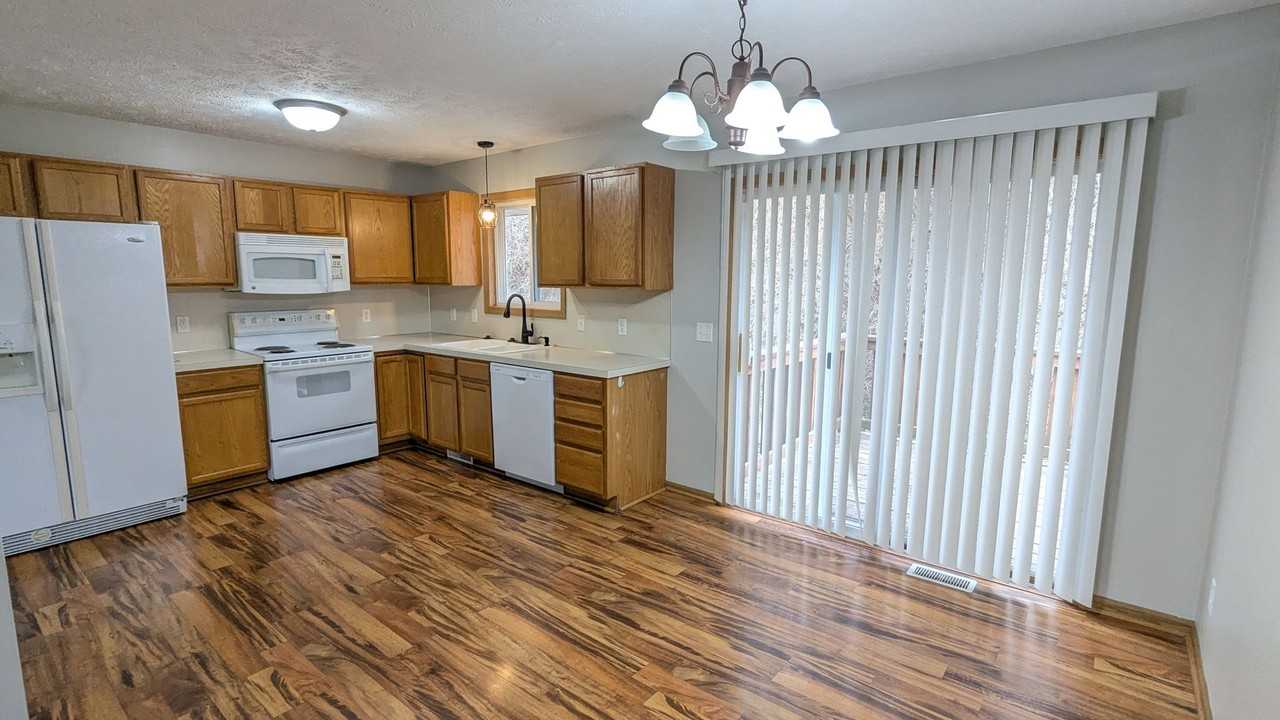 27 Ellis Cir - Photo 5 of 20