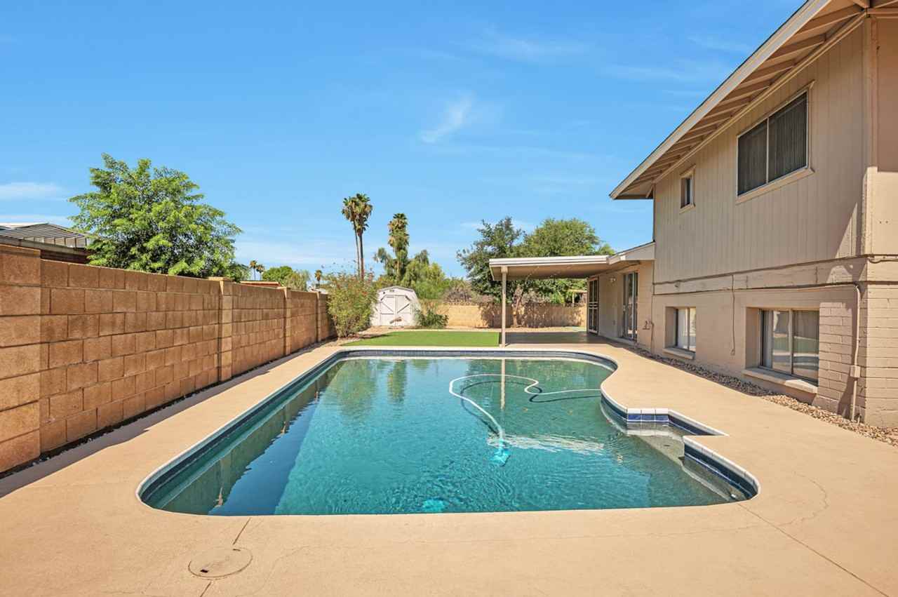 4522 S Alder Dr - Photo 6 of 33