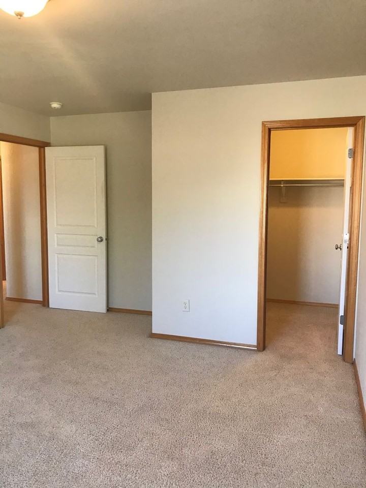 1018 N River Rock Dr - Photo 2 of 15