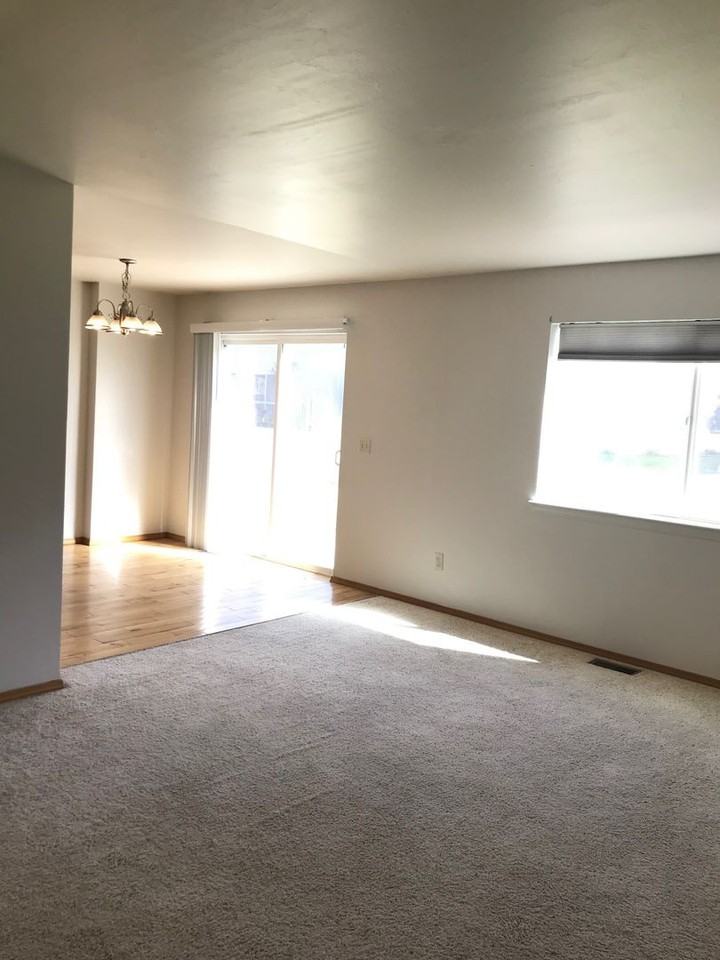 1018 N River Rock Dr - Photo 5 of 15