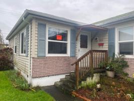 featured image of 1010 16th Ave