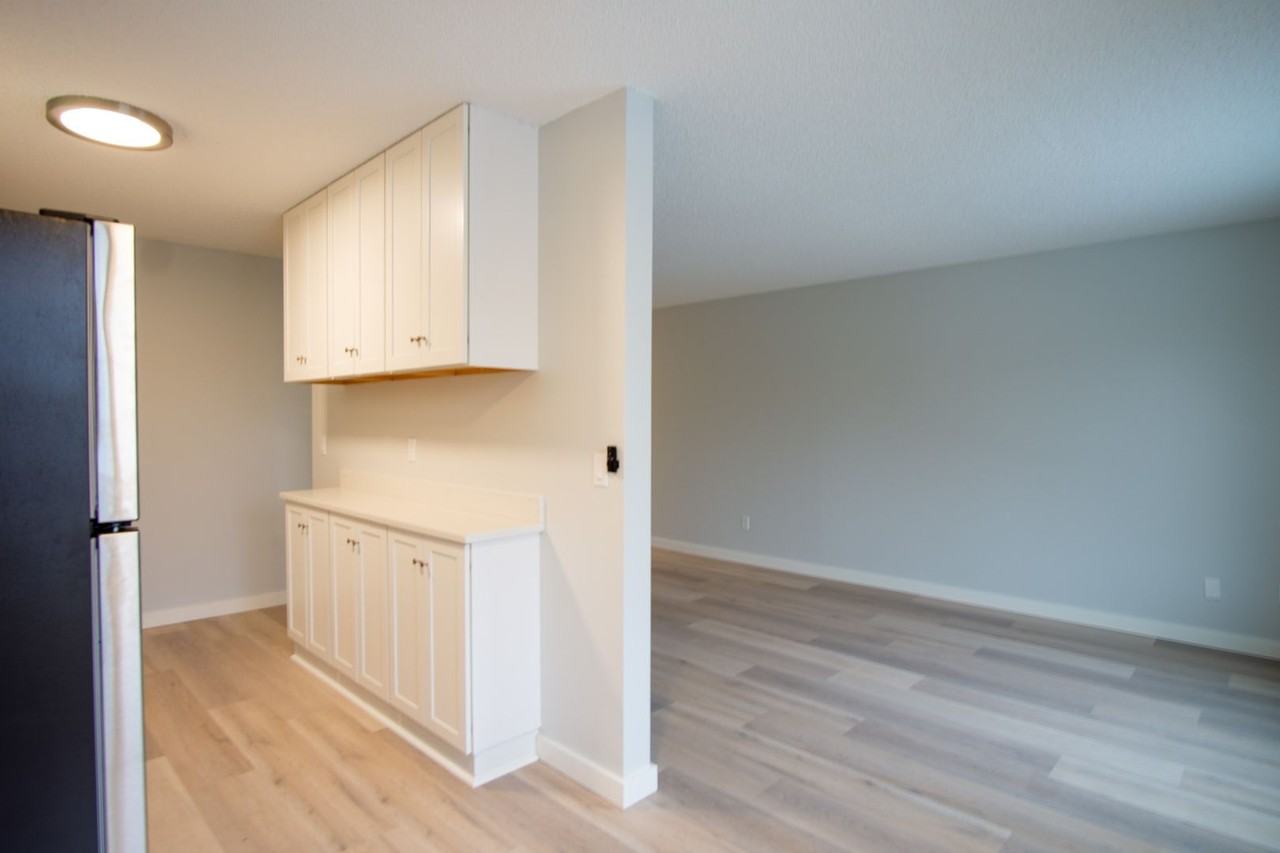 4030 Se Gladstone St #1 - Photo 4 of 11