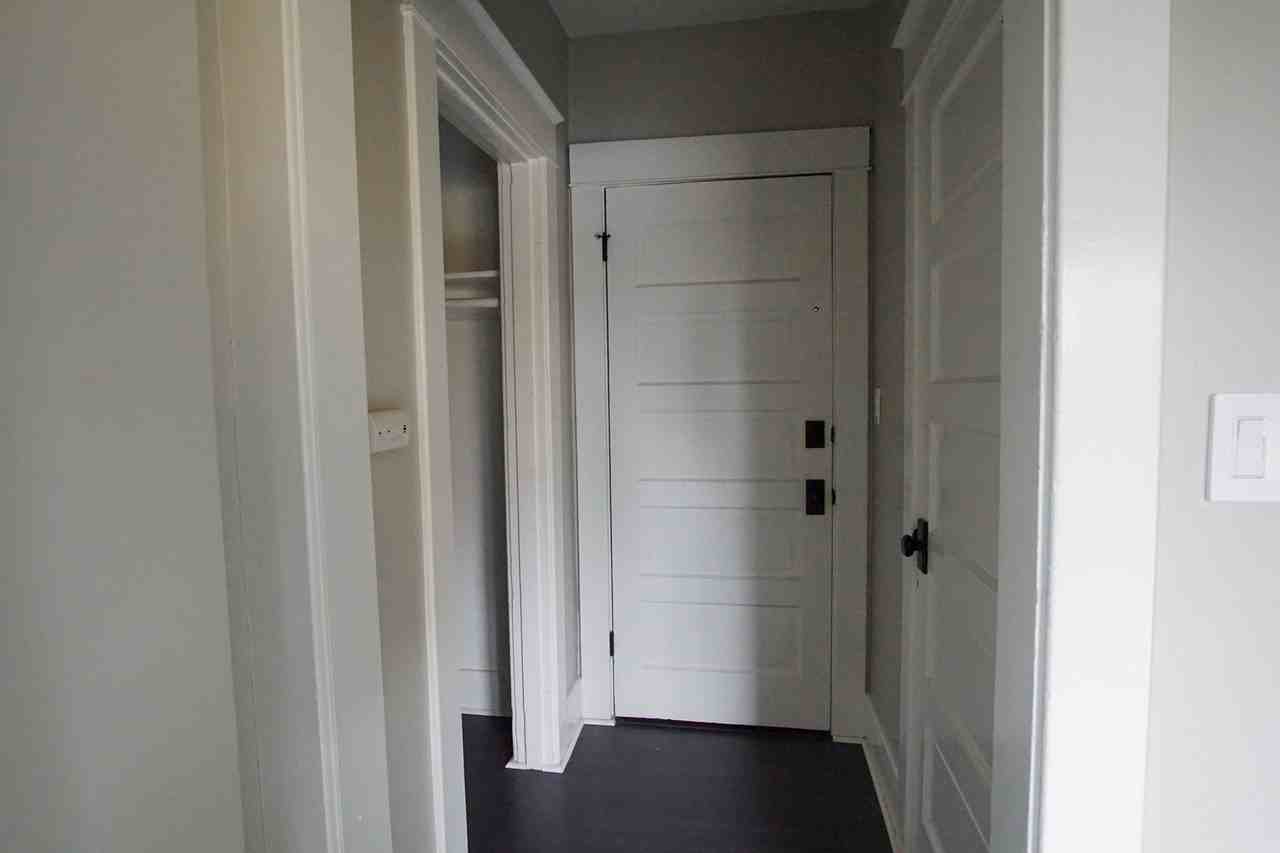 7437 N Saint Louis Ave #7 - Photo 7 of 10