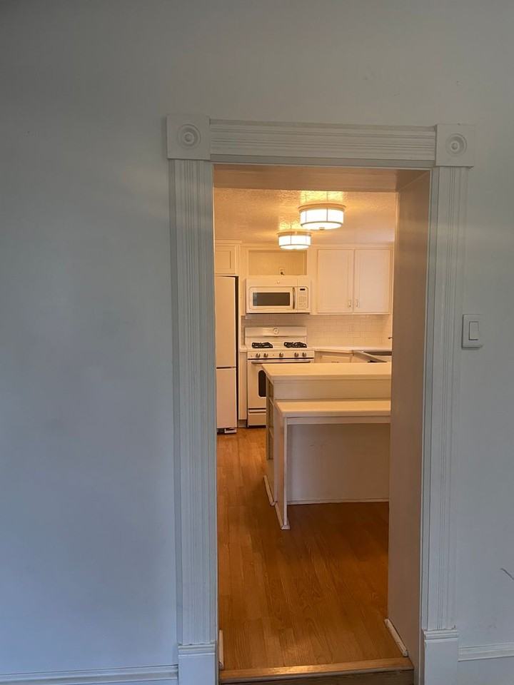 204 State Street Apartments - Photo 4 of 8