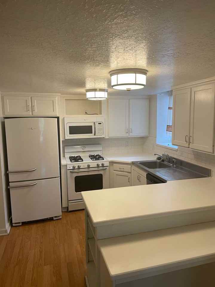 204 State Street Apartments - Photo 7 of 8