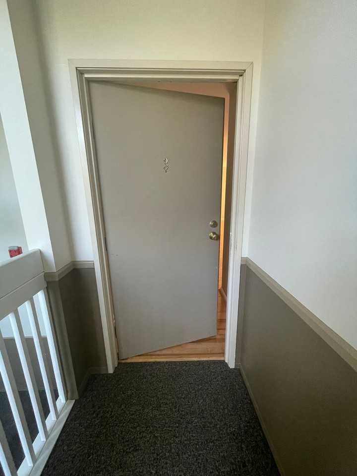 2243 S Huron Pkwy #3 - Photo 3 of 30