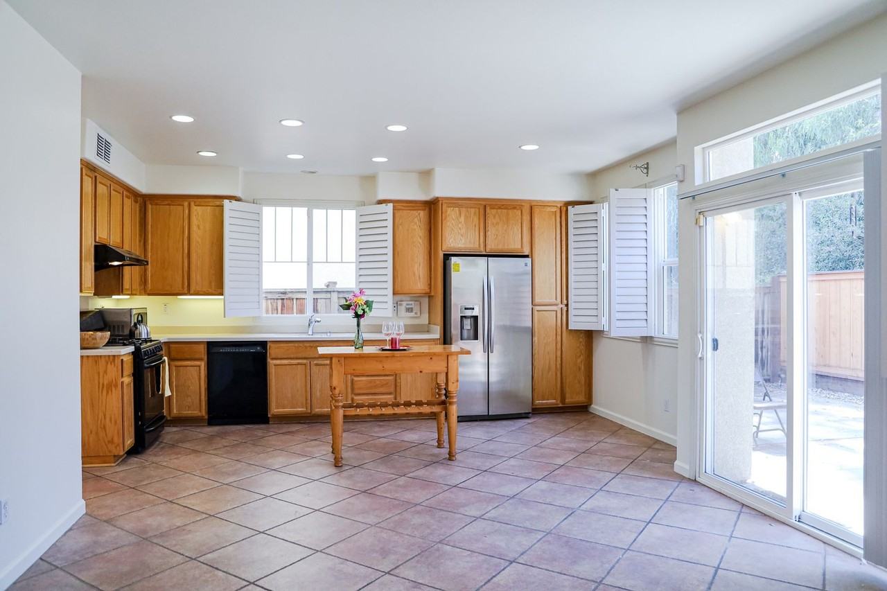 1281 Alder Creek Cir - Photo 6 of 34