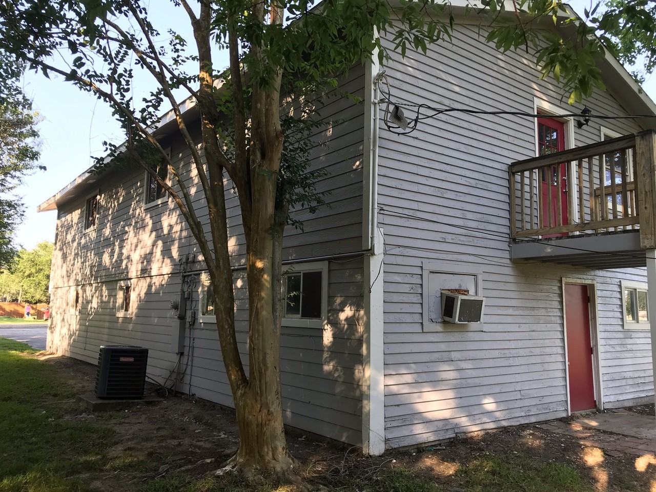 1418 Avenue K - Photo 5 of 35