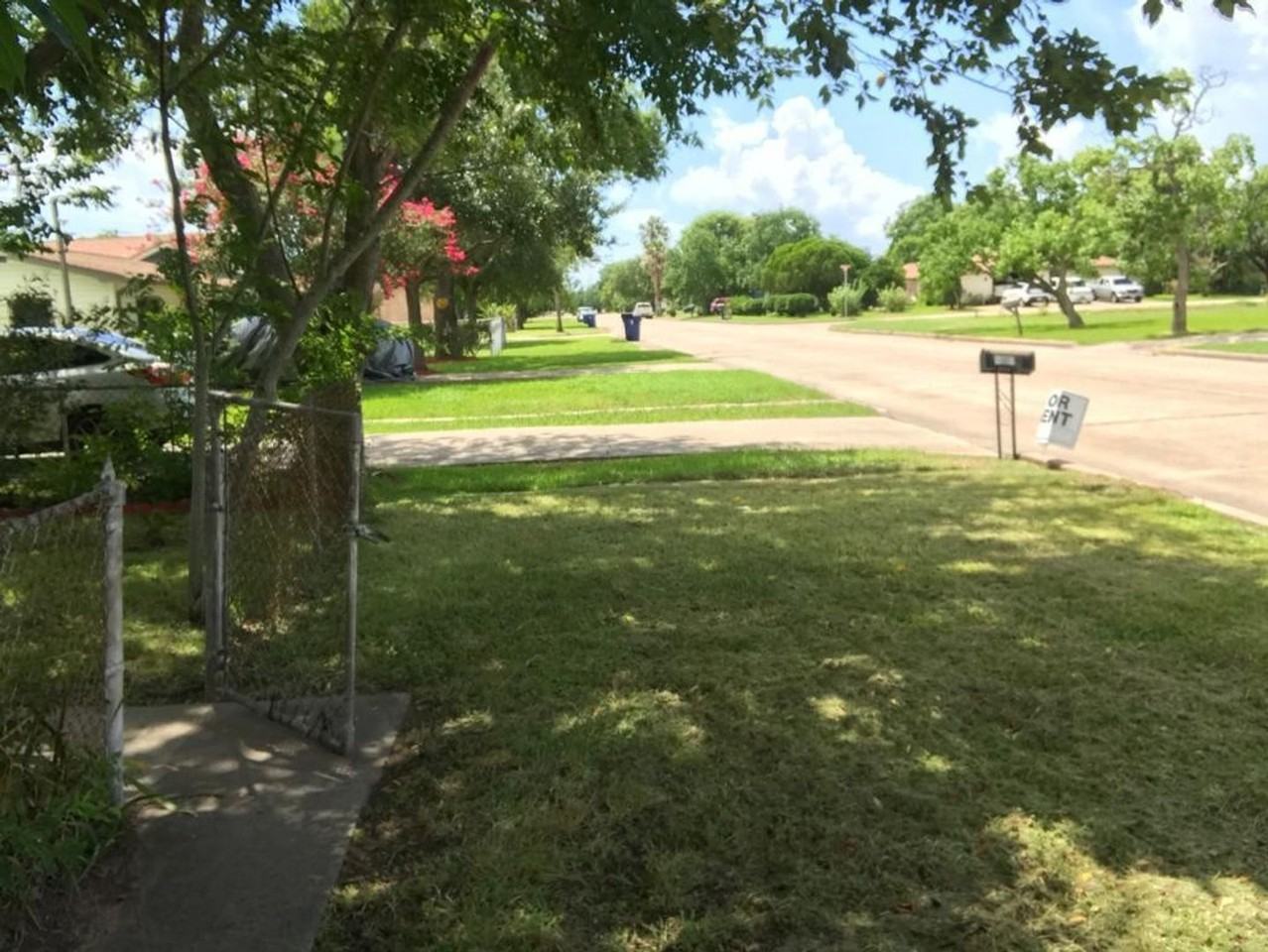 116 N Avenue D - Photo 4 of 18