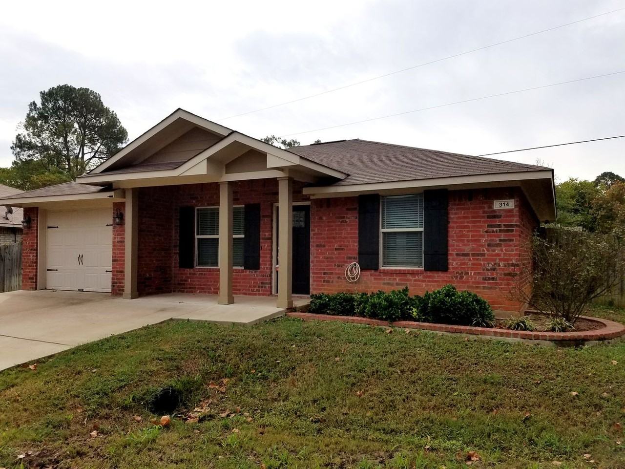 314 Mallory St - Photo 2 of 26