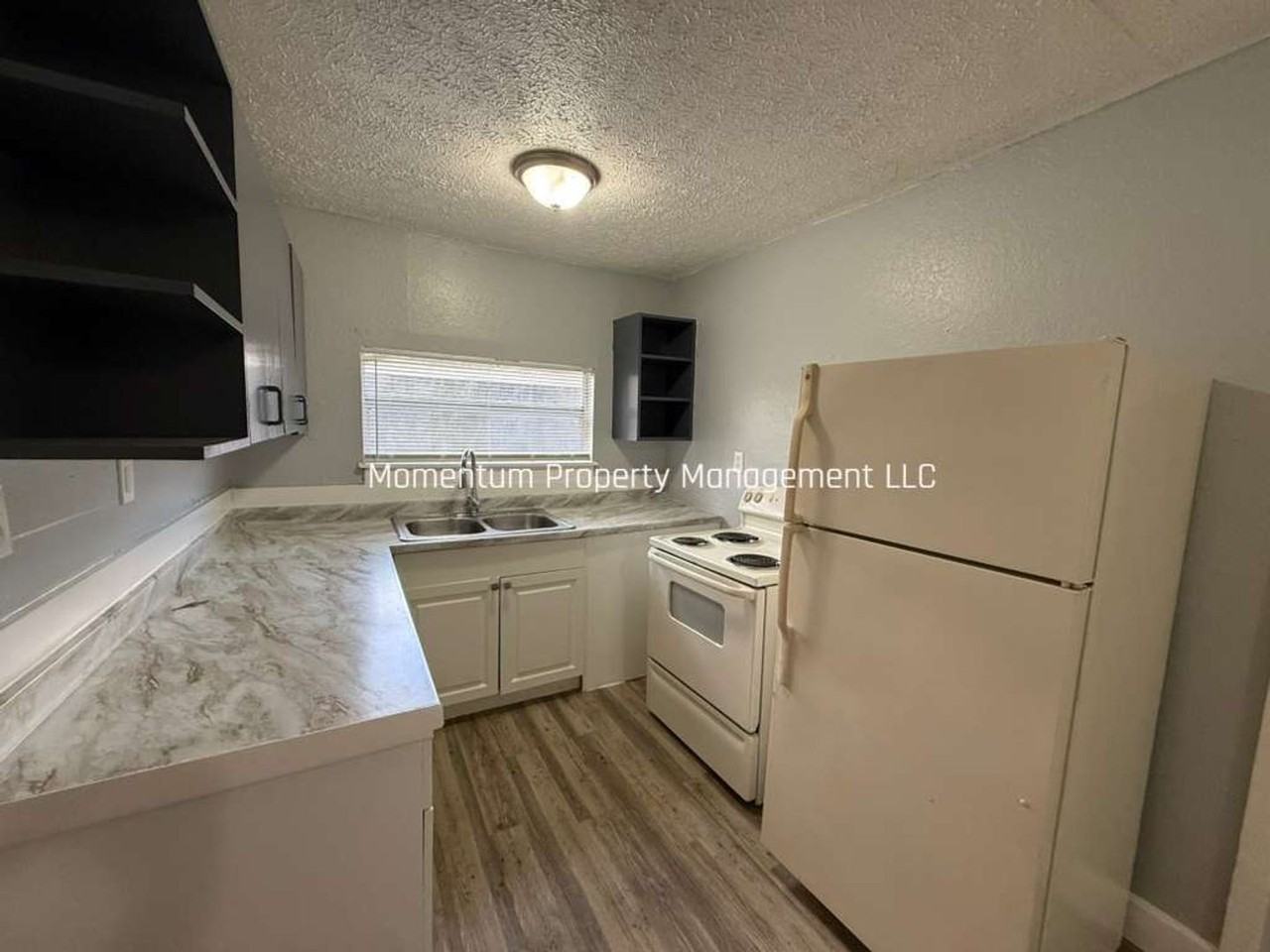 8414 N Brooks St - Photo 4 of 16