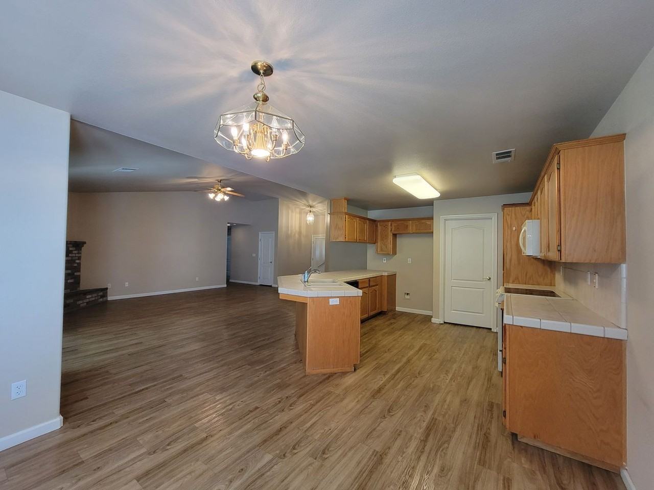 2114 S Virmargo St - Photo 7 of 28