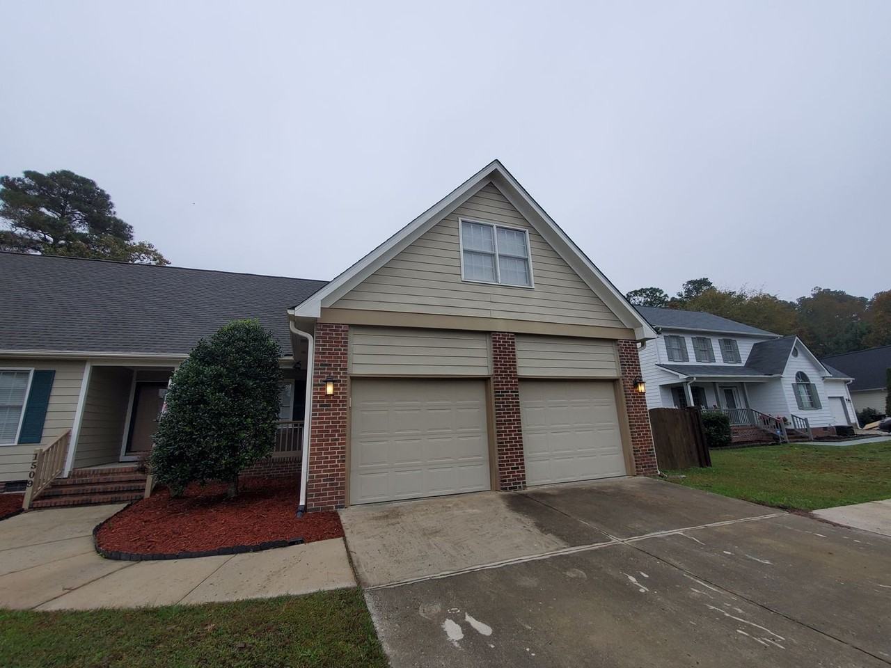 1509 Ridgemont Pl - Photo 2 of 41