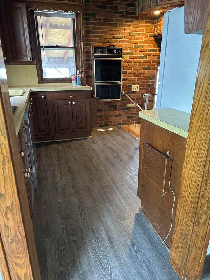 905 Baltimore St - Photo 6 of 12