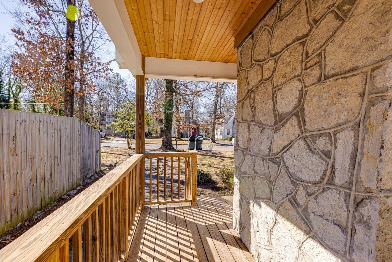 5211 Sunbeam Ave - Photo 5 of 32