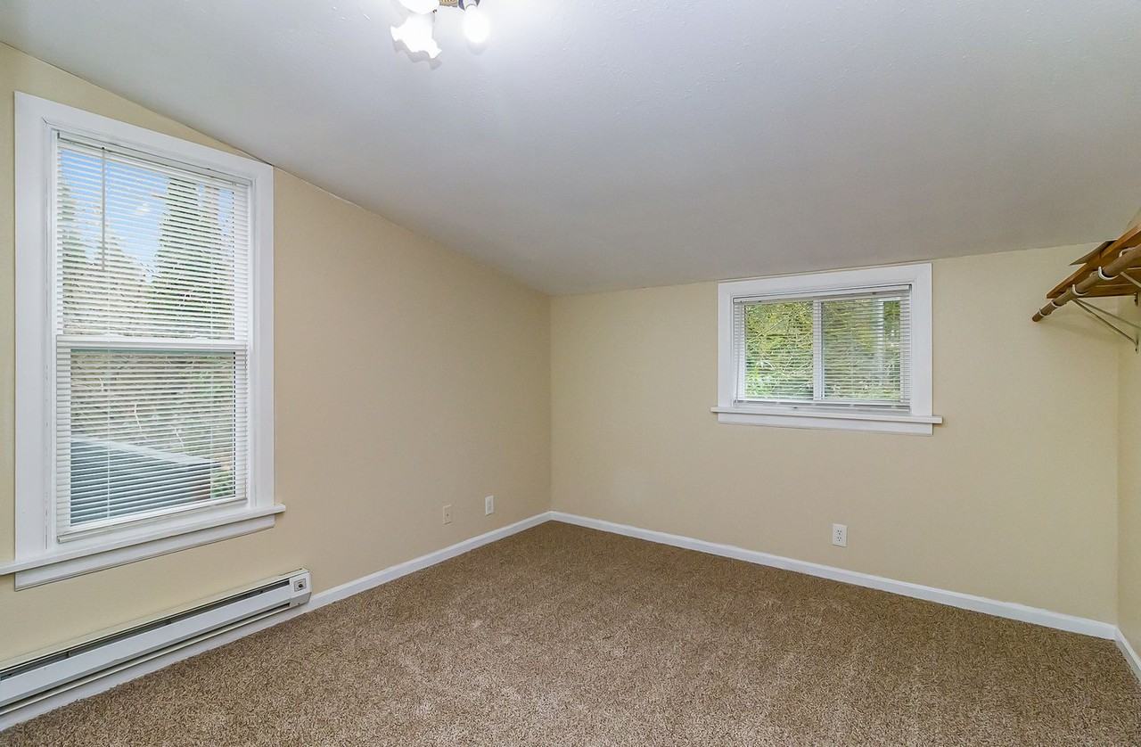 6512 135th Ave Se - Photo 6 of 10