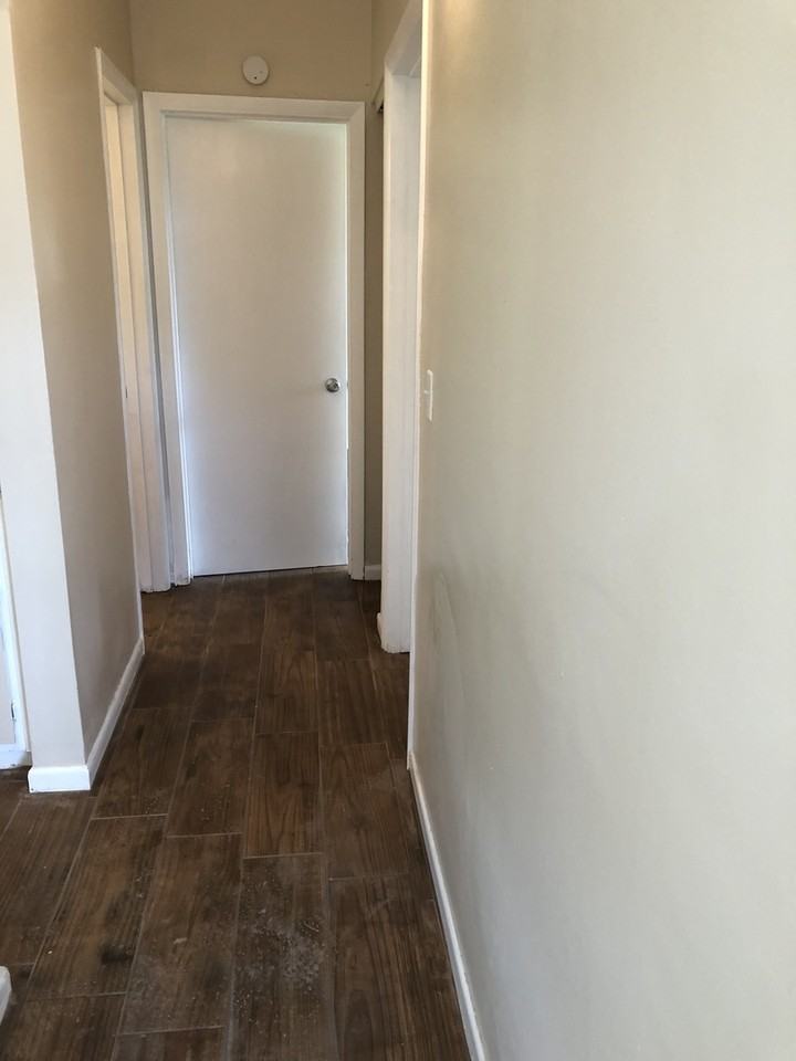 1162 Hampshire Ave - Photo 7 of 21