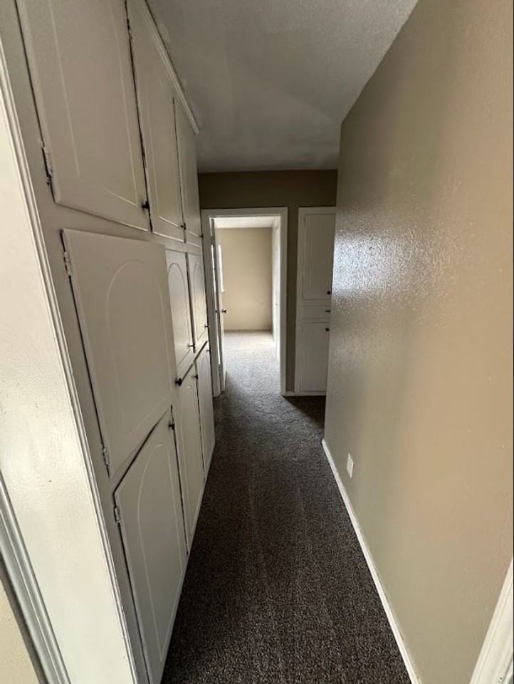 11201 N Blackwelder Ave - Photo 3 of 20