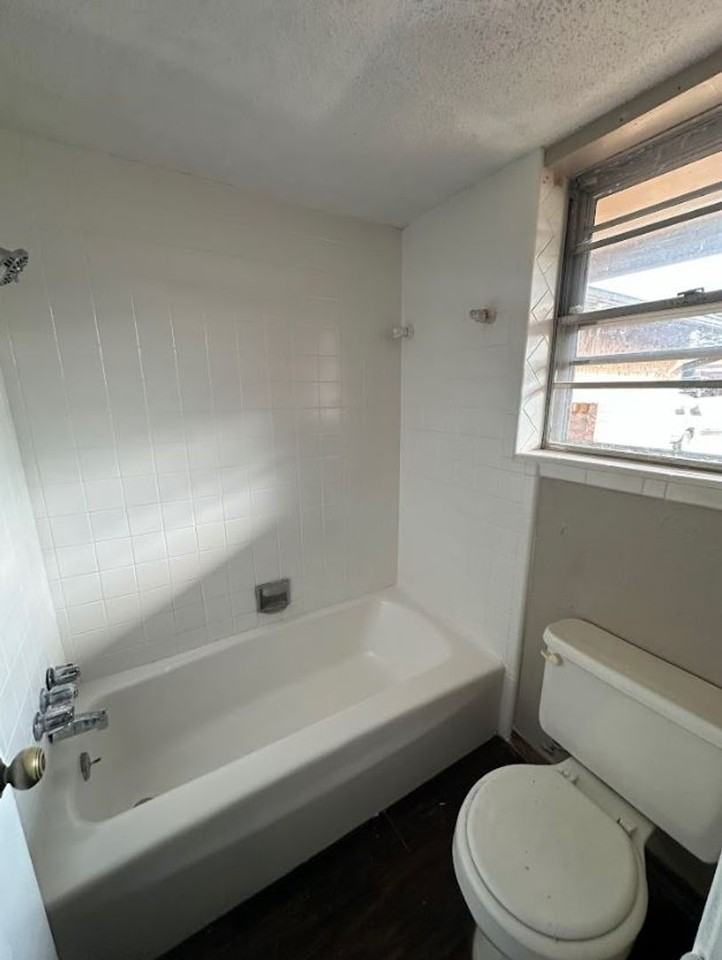 11201 N Blackwelder Ave - Photo 6 of 20