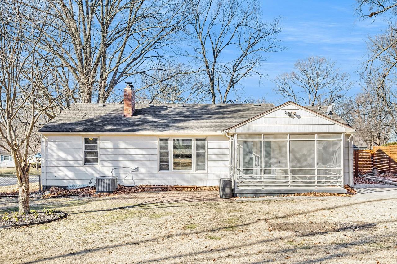 7535 Briar Dr - Photo 3 of 18