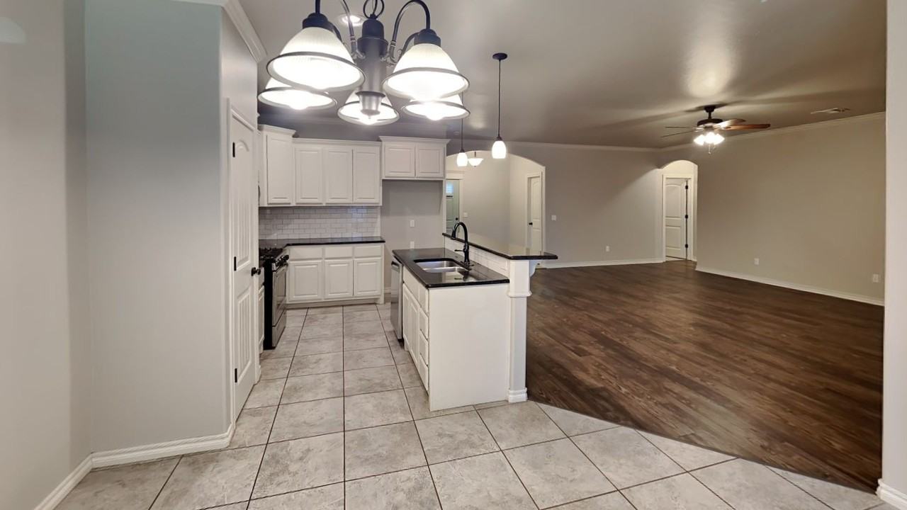 8105 Nw 159th St - Photo 6 of 20