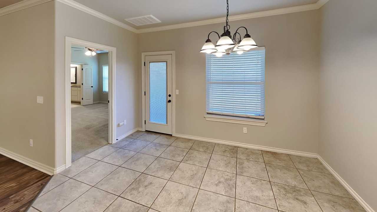 8105 Nw 159th St - Photo 7 of 20