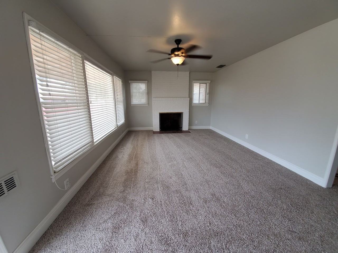 1415 De Witt Ave - Photo 4 of 22