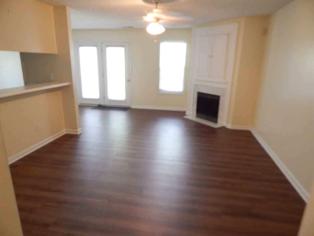 901 Litchfield Way Apt C - Photo 2 of 7