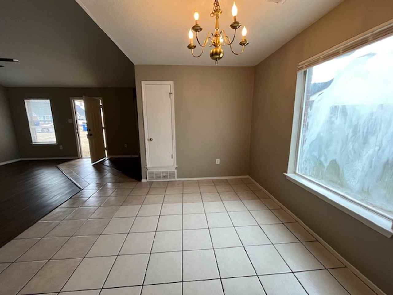 2716 Guilford Cv - Photo 2 of 9