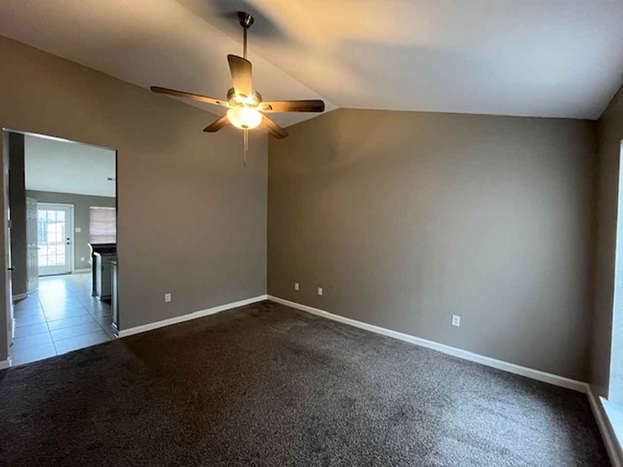 6465 Barretts Bend Dr - Photo 2 of 11