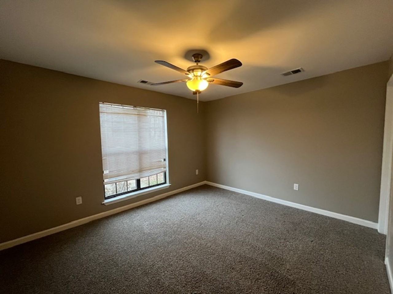 6465 Barretts Bend Dr - Photo 3 of 11