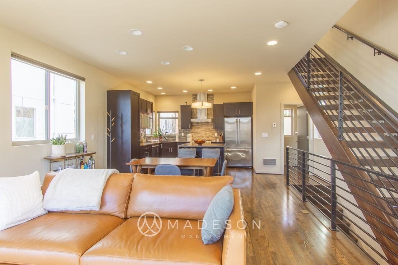 7447 4th Ave Ne - Photo 3 of 31