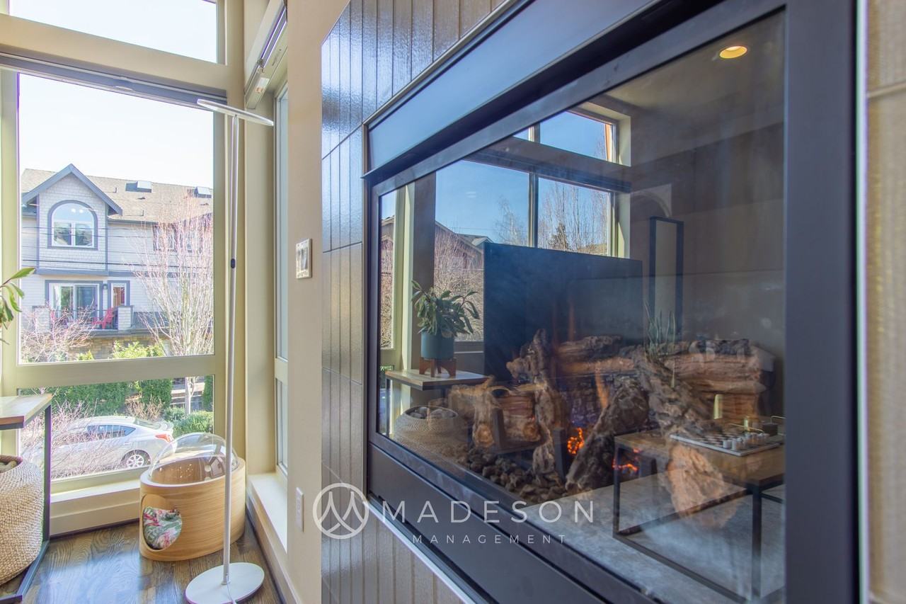 7447 4th Ave Ne - Photo 4 of 31