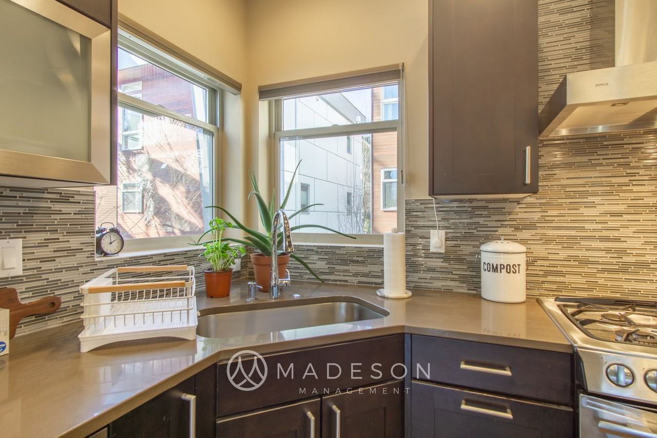 7447 4th Ave Ne - Photo 7 of 31