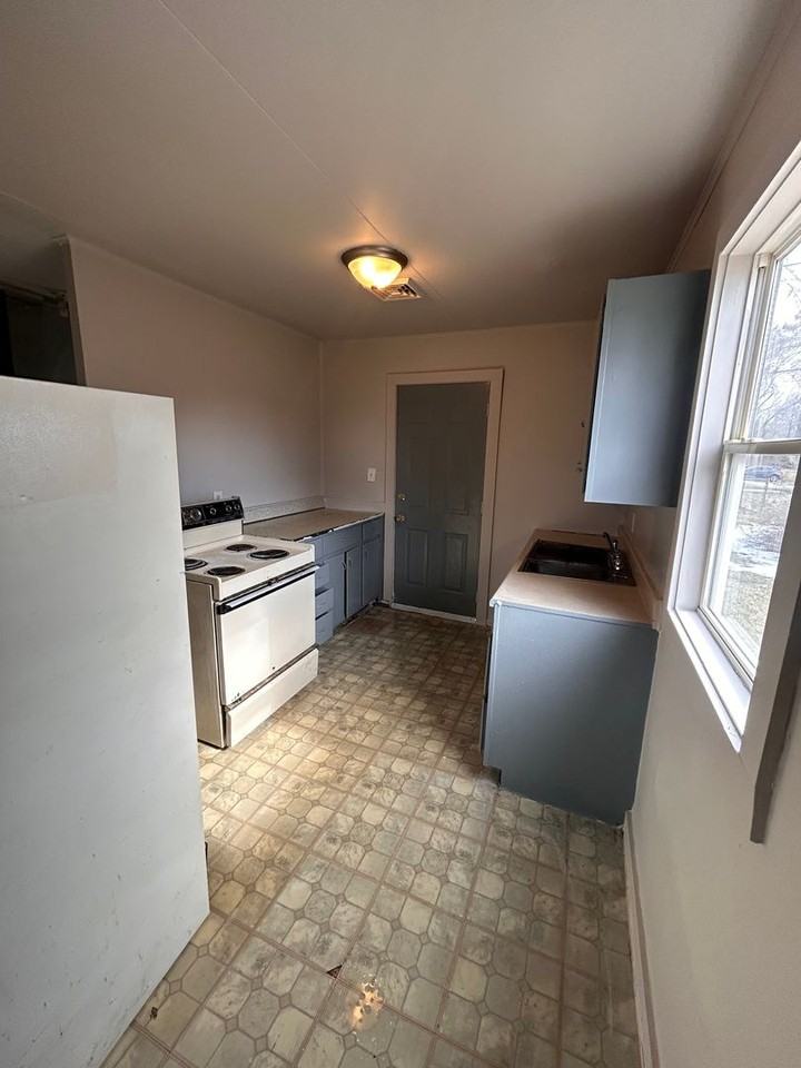 4925 Gaywood Dr - Photo 3 of 6