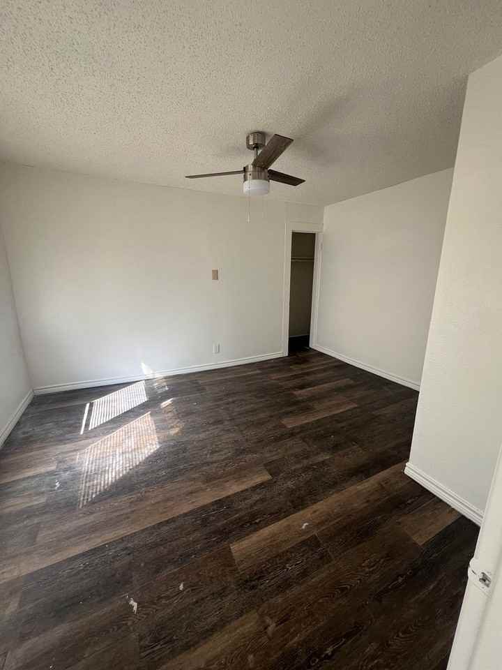 803 Sammons St - Photo 6 of 7