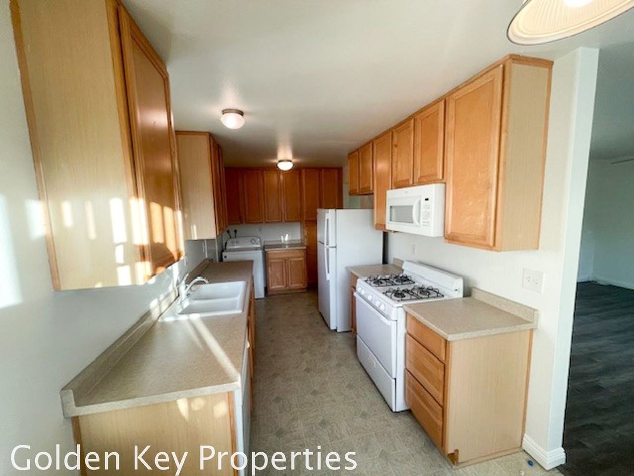 3350 Buena Hills Dr - Photo 3 of 16