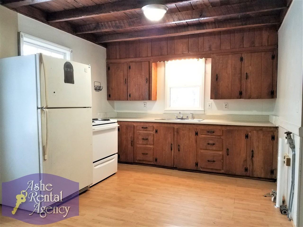 1065 Conley Cheek Rd - Photo 3 of 13