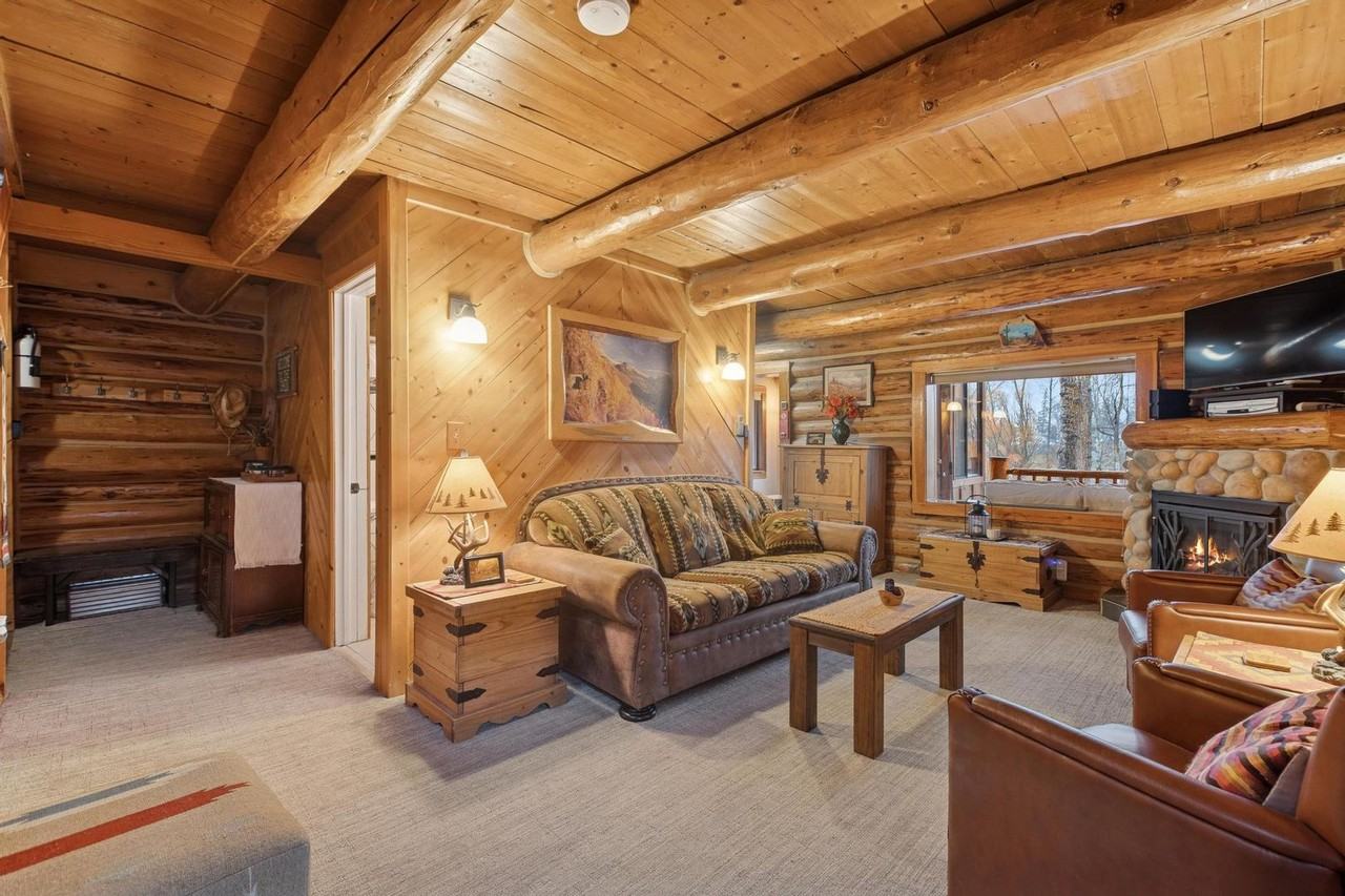 214 W 6th St - Photo 5 of 41