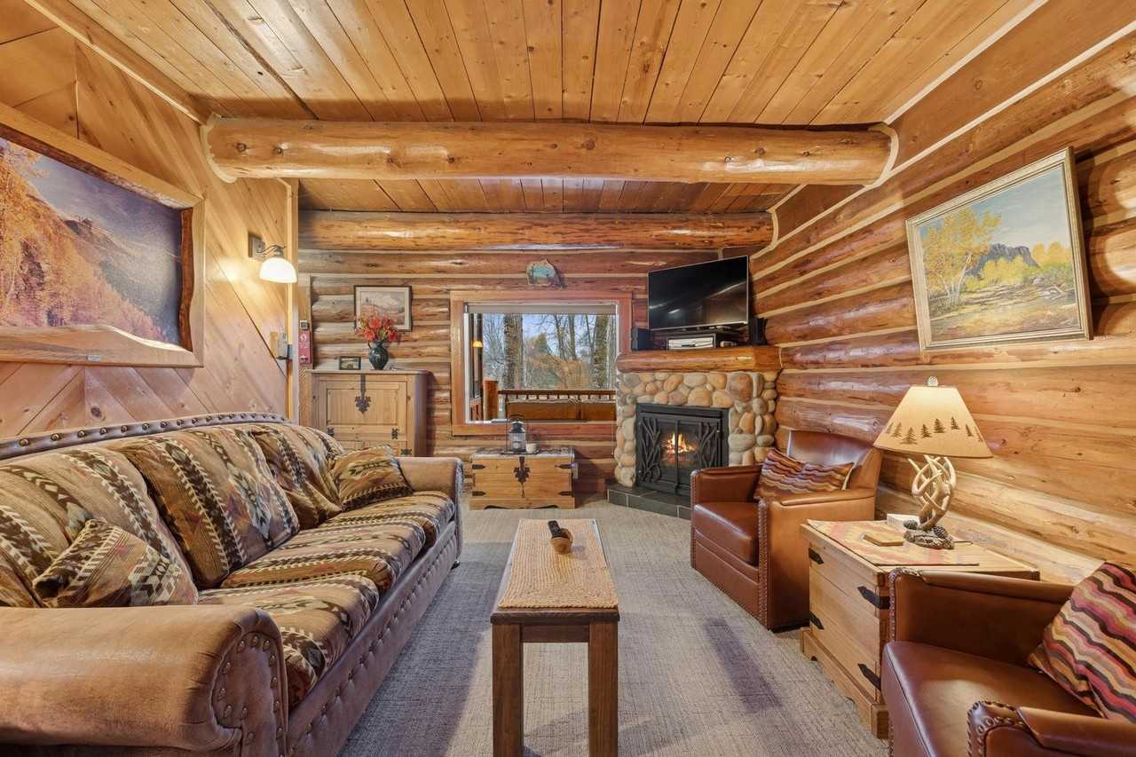 214 W 6th St - Photo 6 of 41